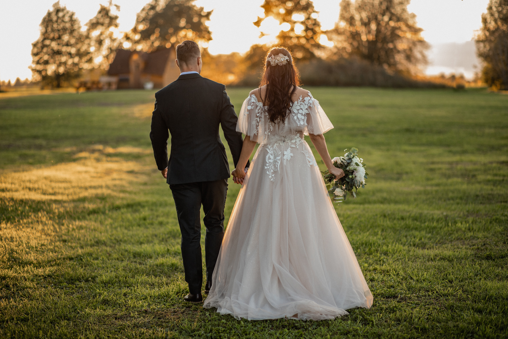 Pruutpaari ilupildid loojangus I Fotograaf Reti Kokk Pulma grupipildid I Fotograaf Reti Kokk
