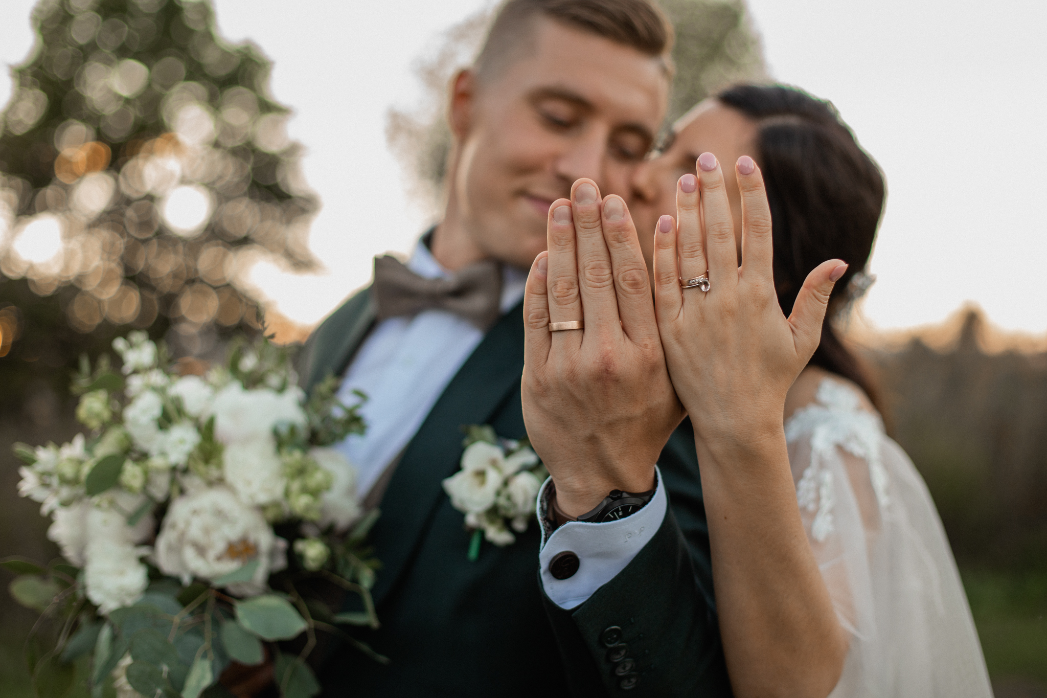Pruutpaari ilupildid loojangus I Fotograaf Reti Kokk Pruutpaari ilupildid loojangus I Fotograaf Reti Kokk