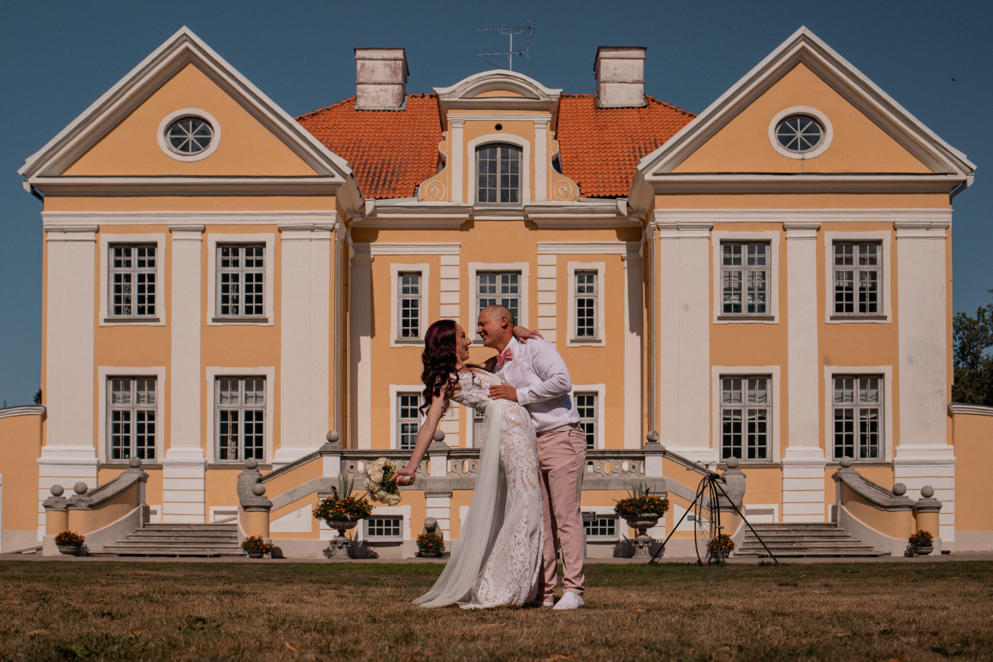 Pruutpaari ilupildid Palmse mõisas I Fotograaf Reti Kokk Pruutpaari ilupildid Palmse mõisas I Fotograaf Reti Kokk