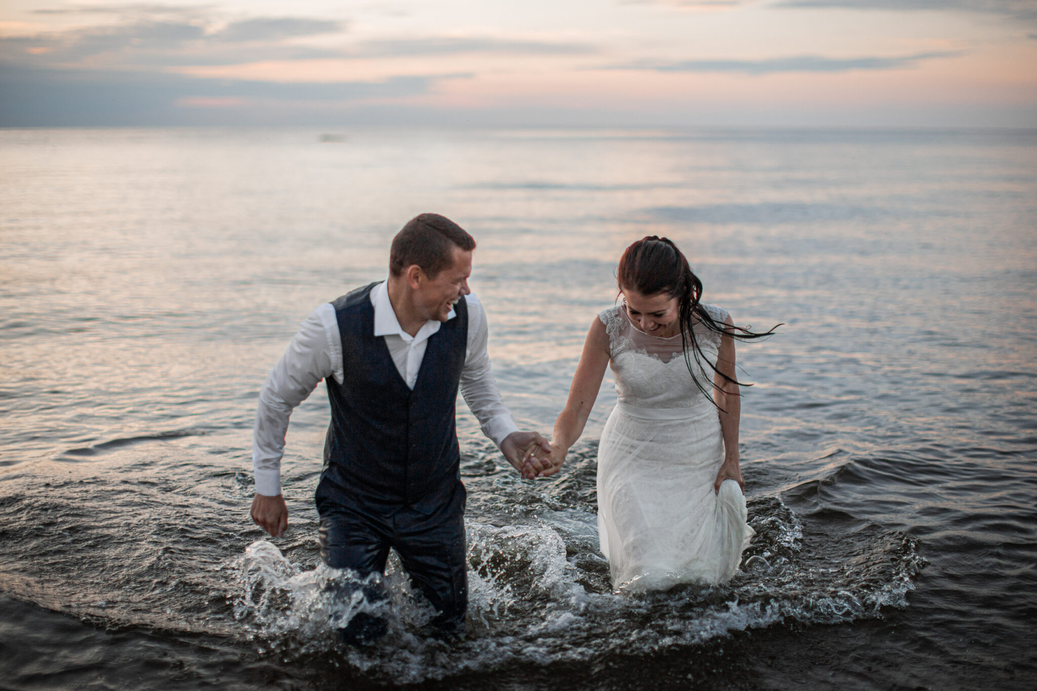 Trash the dress fotosessioon rannas I Fotograaf Reti Kokk