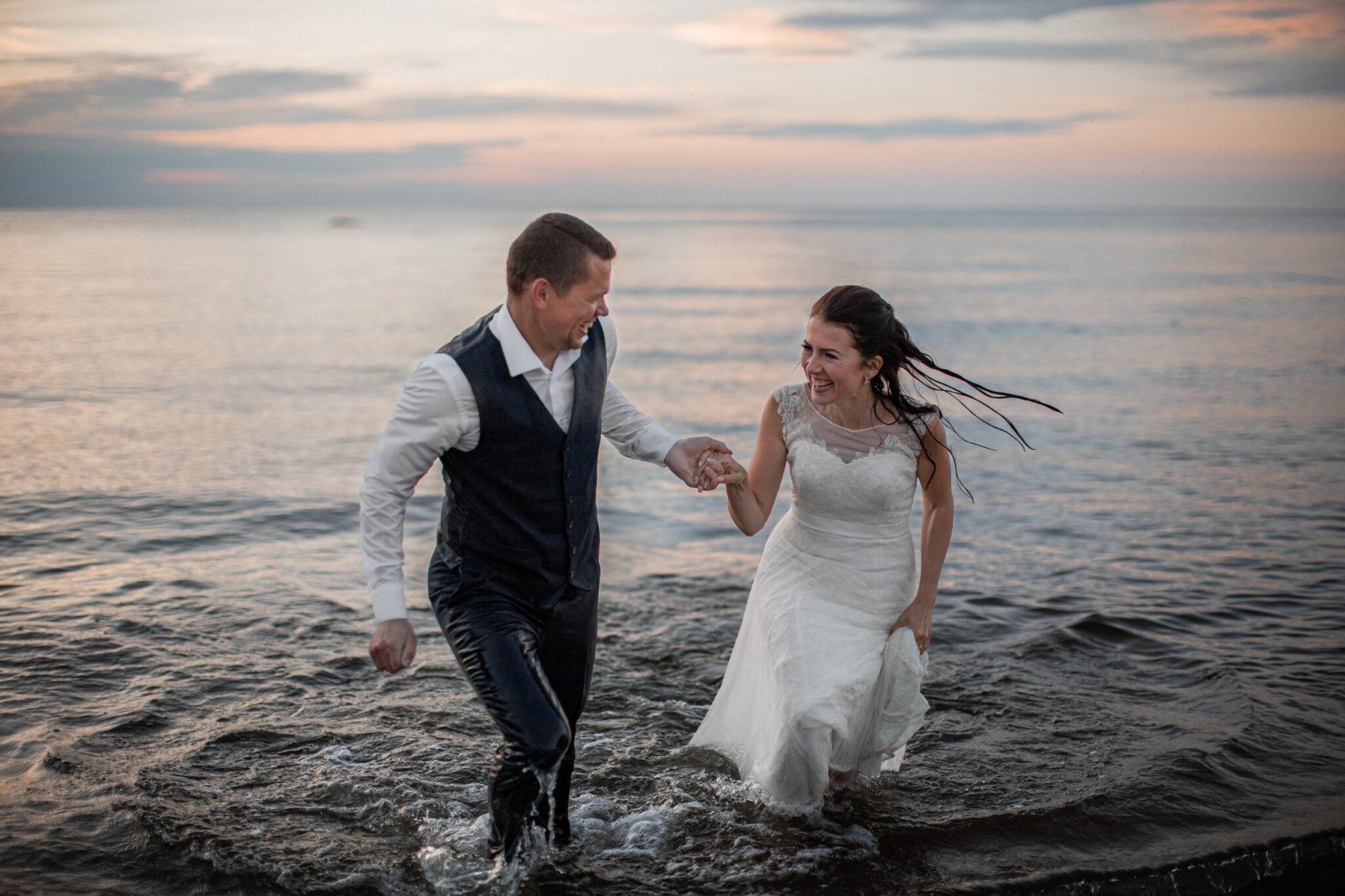 Trash the dress fotosessioon rannas I Fotograaf Reti Kokk