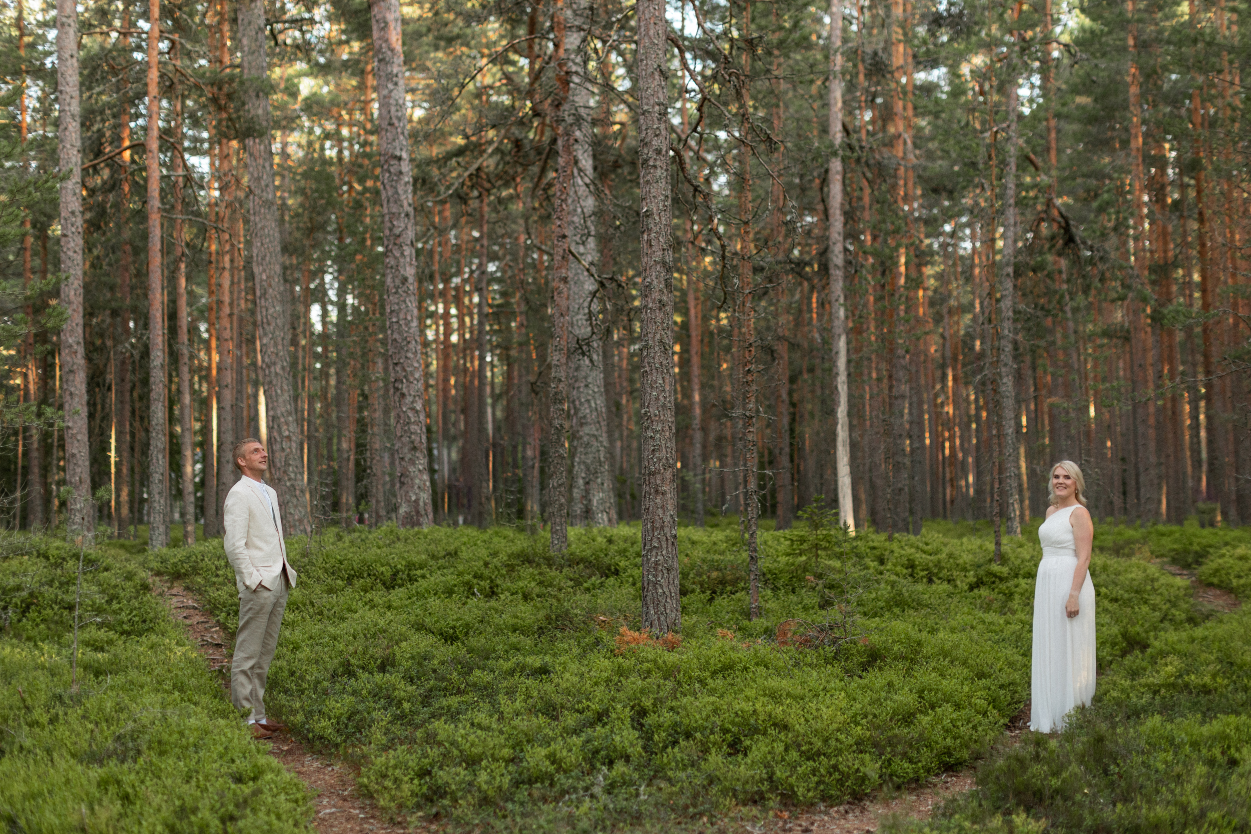 Pruutpaari ilupildid Võsu rannas loojangus I Pulmafotograaf Reti Kokk