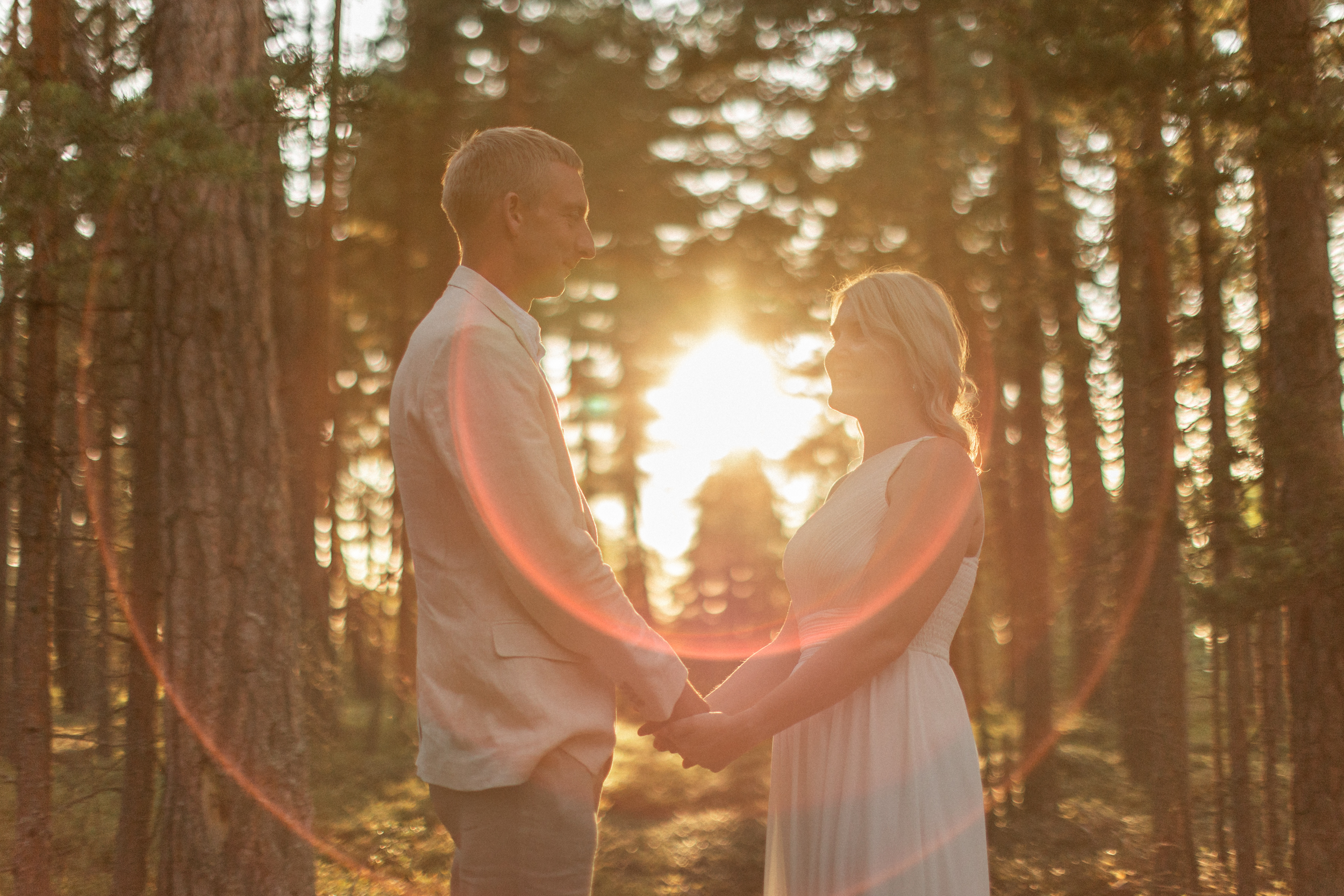 Pruutpaari ilupildid Võsu rannas loojangus I Pulmafotograaf Reti Kokk