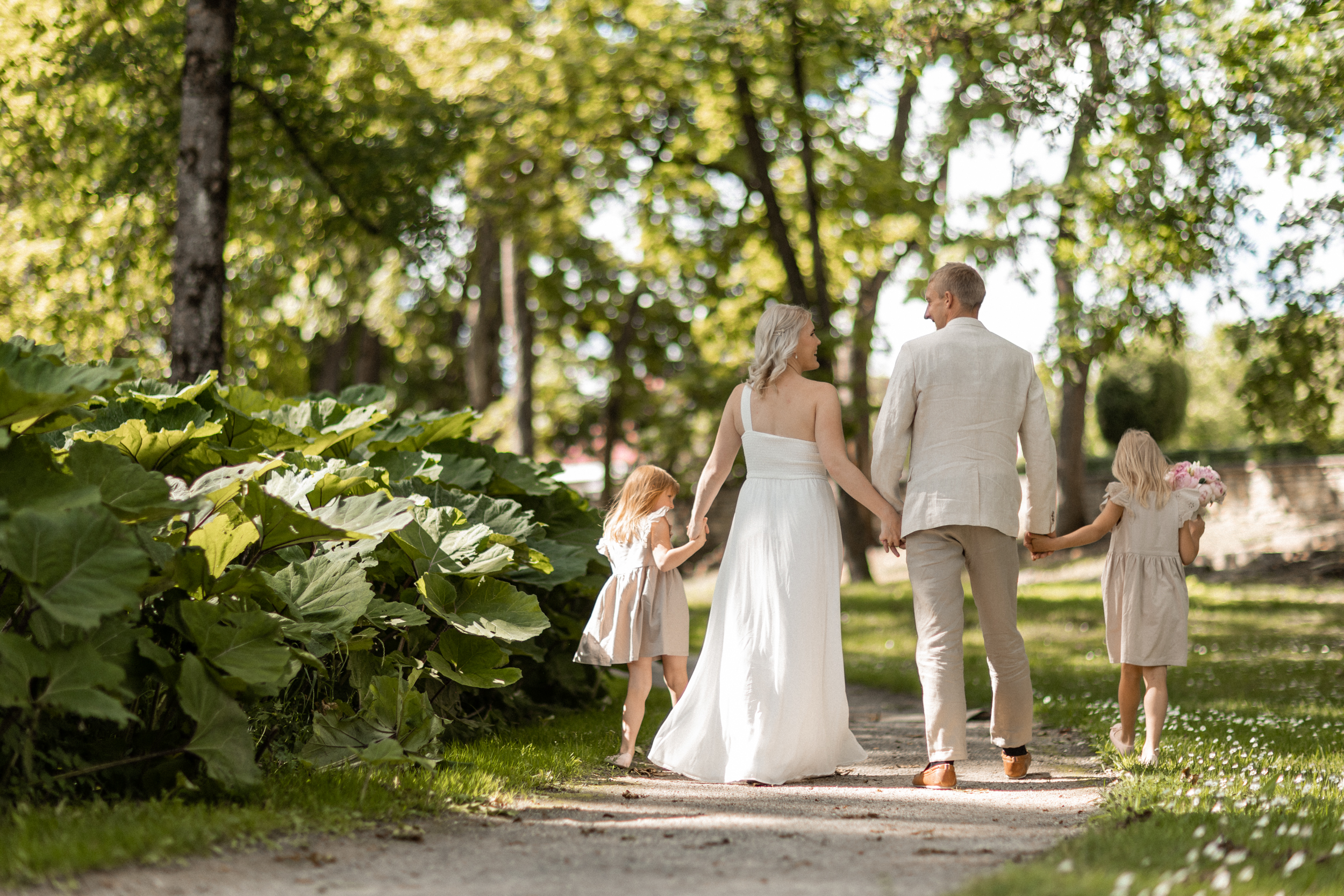 Pulma ilupildid perega Rakvere teatripargis I Pulmafotograaf Reti Kokk