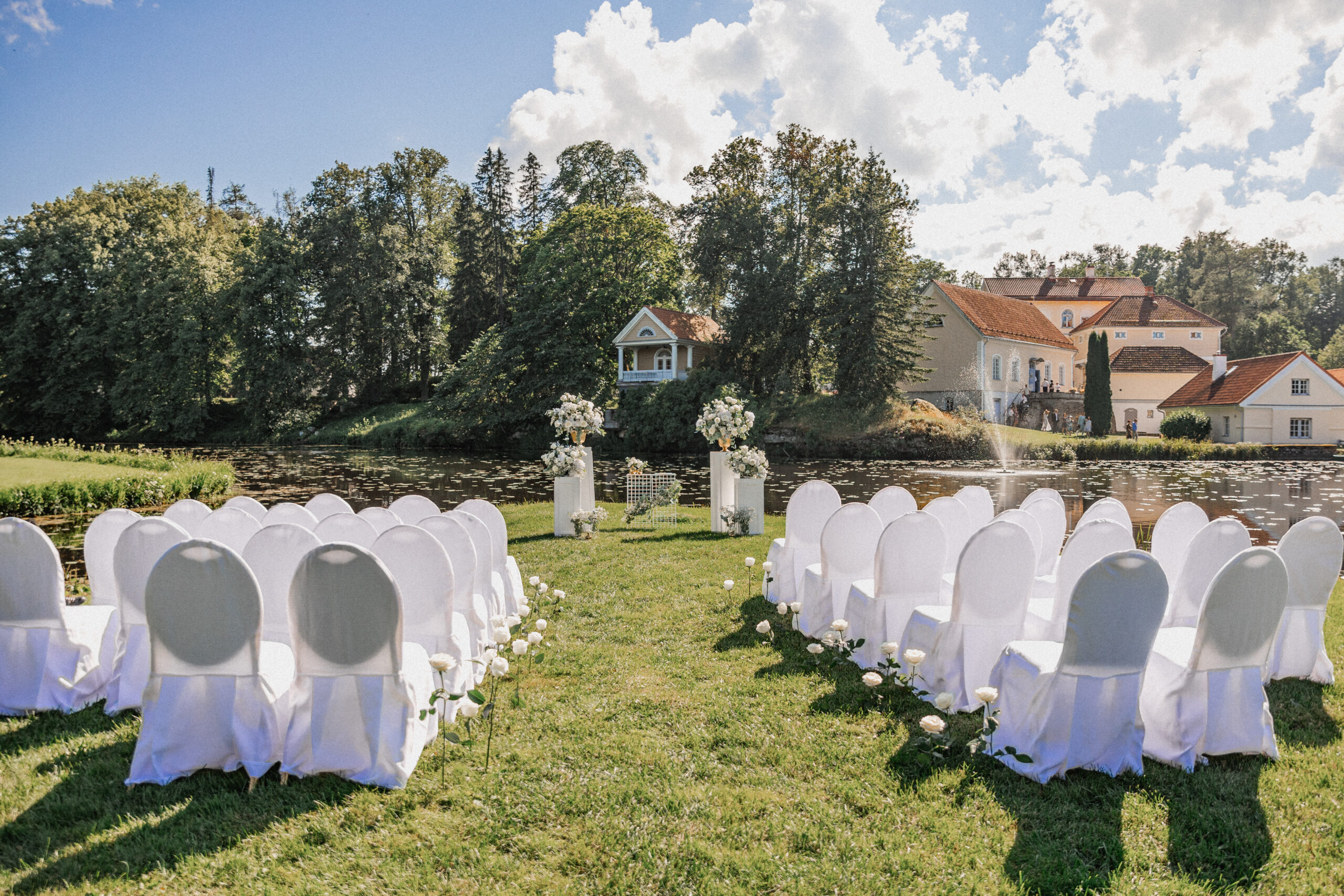 Pulmatseremoonia Vihula mõisa saarekesel I Pulmafotograaf Reti Kokk